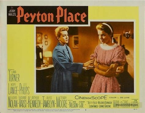 Peyton Place: Ein Film über verborgene Sehnsüchte und die Last der Geheimnisse!