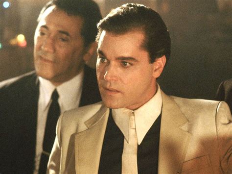 Wiseguy - Ein Gangster-Drama mit Ray Liotta und einem Hauch von italienischer Mafia-Nostalgie!